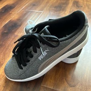 Dark Gray/Black Glitter Pumas Child Size 4.5 BN